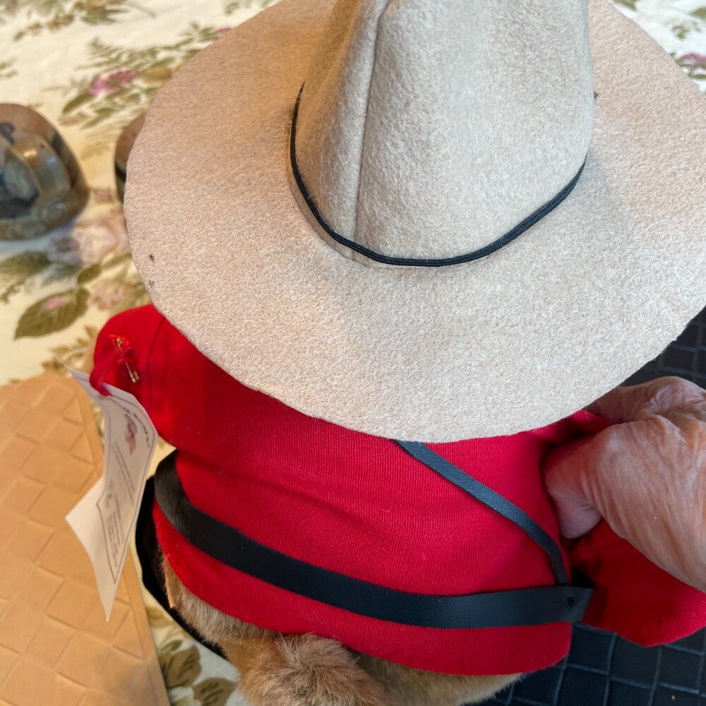 Royal Canadian Mounted Police Forget Me Not Teddy Stuffed Bear from Creature Com - Picture 6 of 7